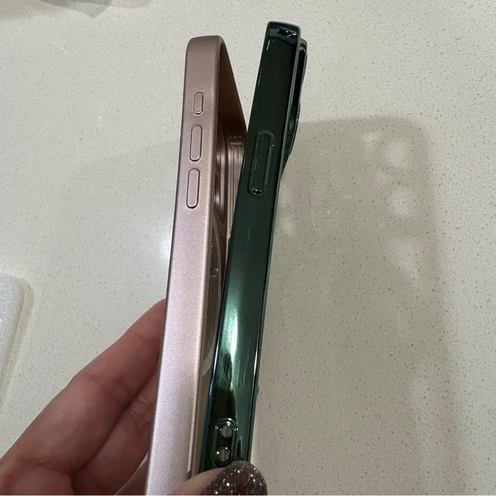iPhone 15 Pro MagSafe Phone Case - Green and Pink
